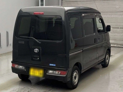 TOYOTA PIXIS VAN