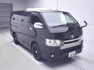 TOYOTA REGIUS ACE
