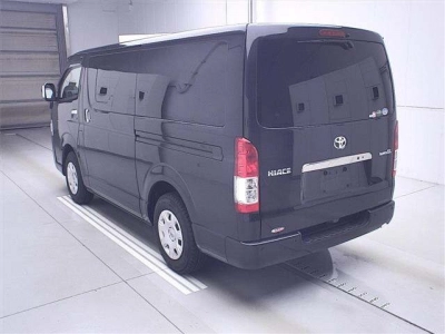 TOYOTA HIACE