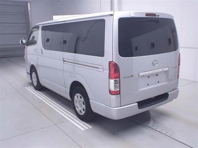 TOYOTA REGIUS ACE