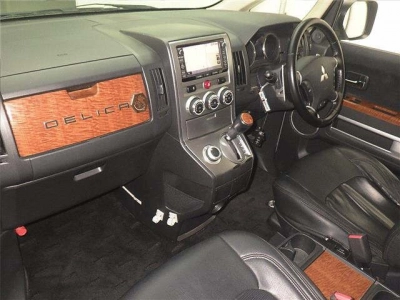 MITSUBISHI DELICA D:5