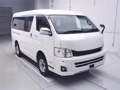 TOYOTA REGIUS ACE