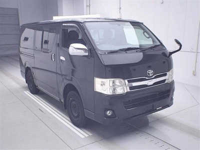 TOYOTA REGIUS ACE
