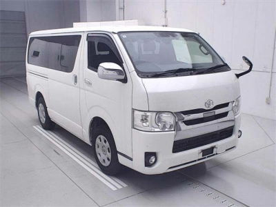 TOYOTA REGIUS ACE