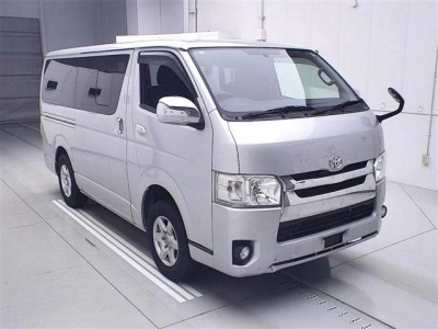 TOYOTA REGIUS ACE