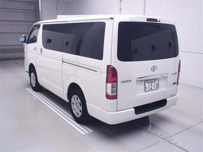 TOYOTA HIACE