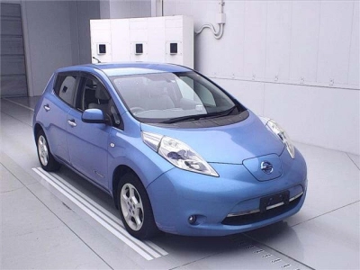NISSAN LEAF