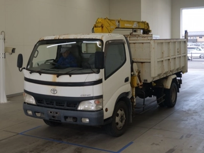 TOYOTA DYNA