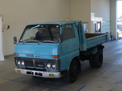 TOYOTA DYNA