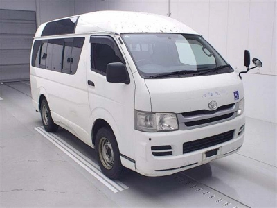 TOYOTA REGIUS ACE