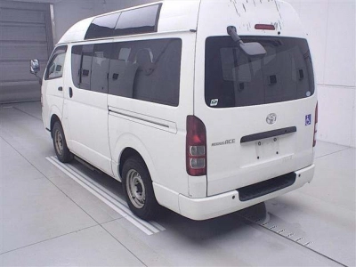 TOYOTA REGIUS ACE