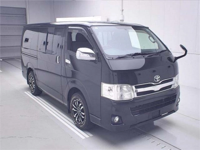 TOYOTA HIACE