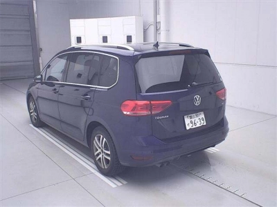 VOLKSWAGEN GOLF TOURAN