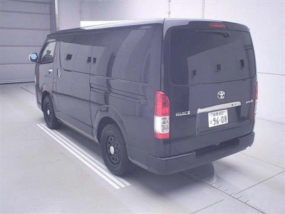 TOYOTA HIACE