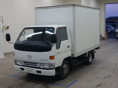 TOYOTA DYNA