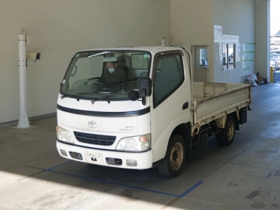 TOYOTA DYNA