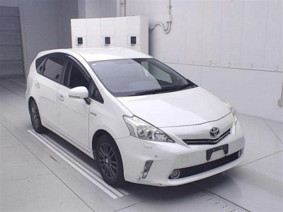 TOYOTA PRIUS ALPHA
