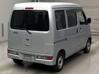 TOYOTA PIXIS VAN