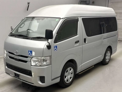 TOYOTA REGIUS VAN