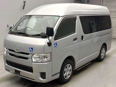 TOYOTA REGIUS VAN