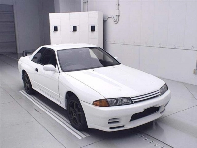 NISSAN SKYLINE