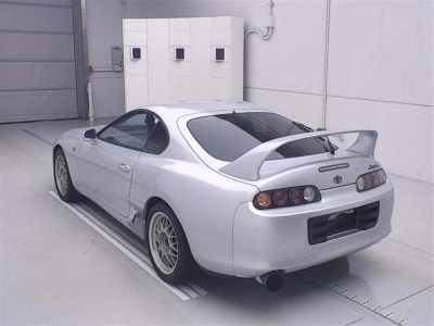 TOYOTA SUPRA