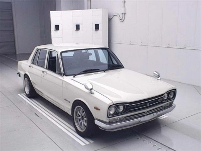 NISSAN SKYLINE