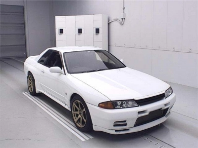 NISSAN SKYLINE