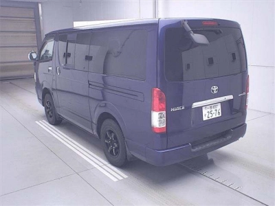 TOYOTA HIACE