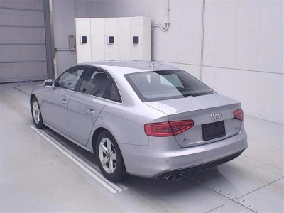 AUDI A4 AVANTE