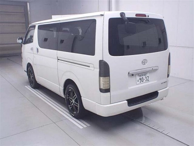 TOYOTA REGIUS ACE