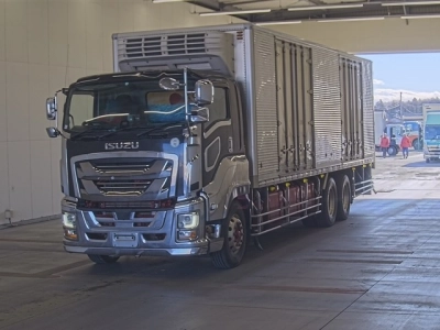 ISUZU GIGA