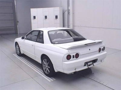 NISSAN SKYLINE