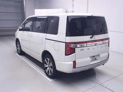 MITSUBISHI DELICA D:5