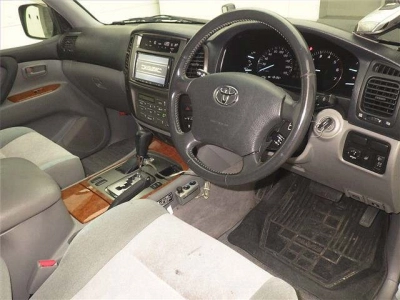 TOYOTA LAND CRUISER 100