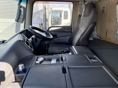 MITSUBISHI FUSO SUPER GREAT