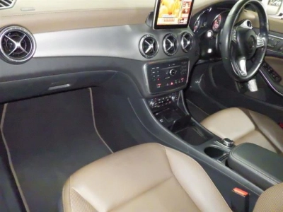MERCEDES BENZ CLA