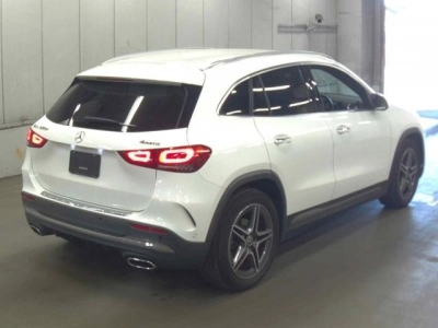 MERCEDES BENZ GLA