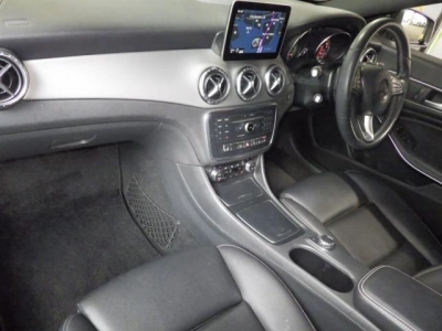 MERCEDES BENZ CLA SHOOTING BRAKE