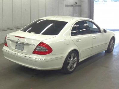 MERCEDES BENZ E CLASS