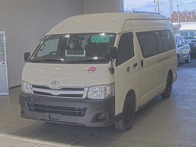 TOYOTA HIACE COMMUTER