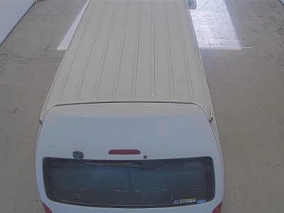 TOYOTA HIACE COMMUTER