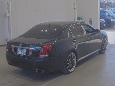 TOYOTA CROWN MAJESTA