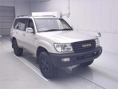 TOYOTA LAND CRUISER 100