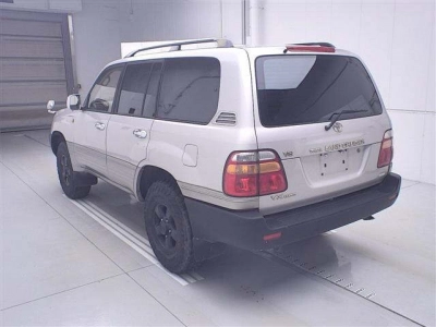 TOYOTA LAND CRUISER 100
