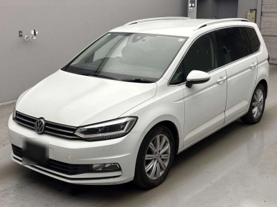 VOLKSWAGEN GOLF TOURAN