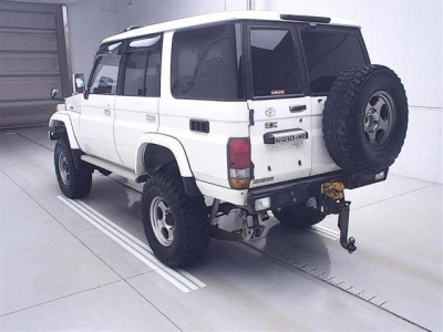 TOYOTA LAND CRUISER 70