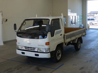 TOYOTA DYNA