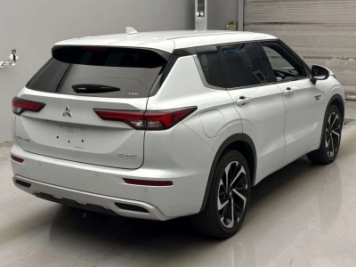 MITSUBISHI OUTLANDER PHEV