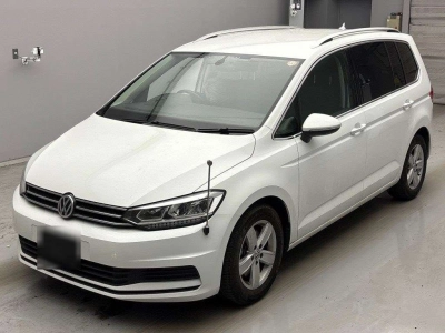 VOLKSWAGEN GOLF TOURAN